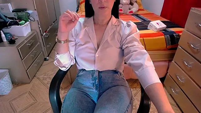 BitterMomXxx online show from March 11, 2:18 pm