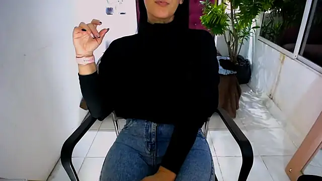 BitterMomXxx online show from September 25, 12:53 pm