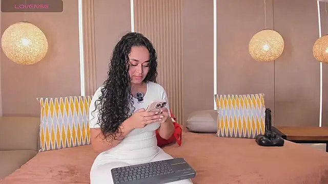 sabrina shark  online show from May 21, 1:12 am