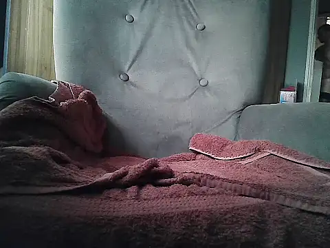 SharpCouple98 online show from October 25, 5:59 am