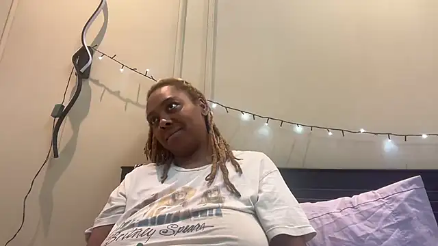 Snapshot of ChocolateCakeQueen chatting on January 9, 1:50 am ChocolateCakeQueen online show from January 9, 1:50 am