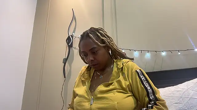 Snapshot of ChocolateCakeQueen chatting on January 14, 9:51 pm ChocolateCakeQueen online show from January 14, 9:51 pm