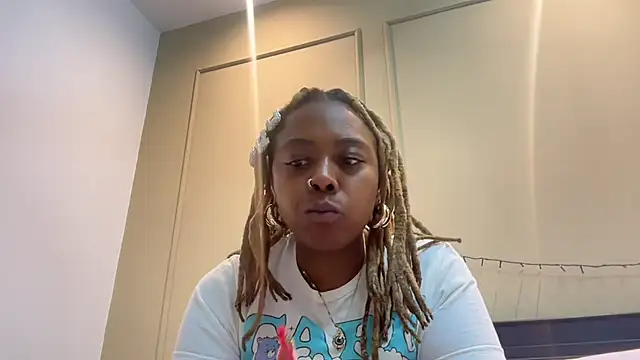 Snapshot of ChocolateCakeQueen chatting on January 16, 12:12 am ChocolateCakeQueen online show from January 16, 12:12 am