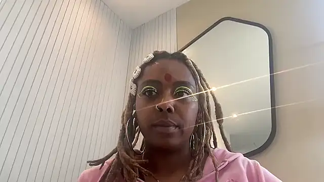 Snapshot of ChocolateCakeQueen chatting on January 19, 9:13 pm ChocolateCakeQueen online show from January 19, 9:13 pm