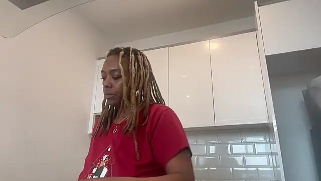 Snapshot of ChocolateCakeQueen chatting on January 25, 8:21 pm ChocolateCakeQueen online show from January 25, 8:21 pm