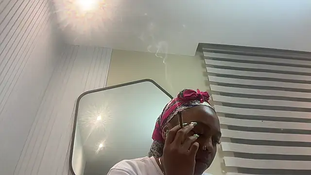 Snapshot of ChocolateCakeQueen chatting on January 29, 3:22 am ChocolateCakeQueen online show from January 29, 3:22 am