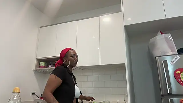 Snapshot of ChocolateCakeQueen chatting on January 30, 2:49 am ChocolateCakeQueen online show from January 30, 2:49 am