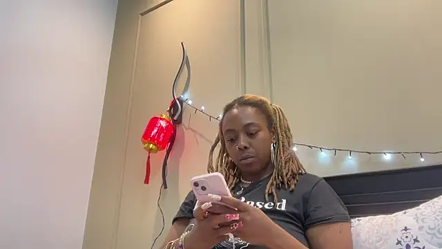 Snapshot of ChocolateCakeQueen chatting on February 3, 3:42 am ChocolateCakeQueen online show from February 3, 3:42 am