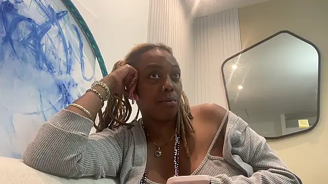 Snapshot of ChocolateCakeQueen chatting on February 6, 4:31 am ChocolateCakeQueen online show from February 6, 4:31 am