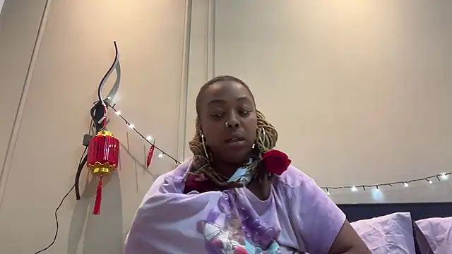 Snapshot of ChocolateCakeQueen chatting on February 10, 9:04 pm ChocolateCakeQueen online show from February 10, 9:04 pm