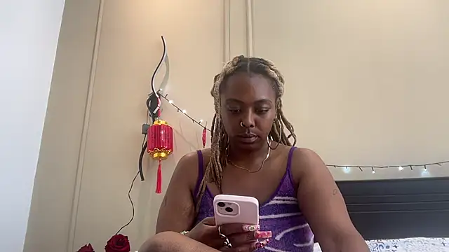 Snapshot of ChocolateCakeQueen chatting on February 14, 6:08 pm ChocolateCakeQueen online show from February 14, 6:08 pm
