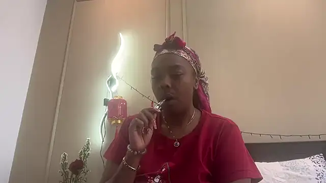 Snapshot of ChocolateCakeQueen chatting on February 18, 3:10 pm ChocolateCakeQueen online show from February 18, 3:10 pm