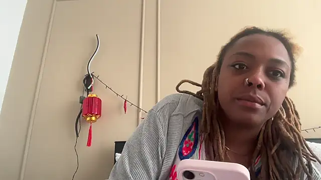 Snapshot of ChocolateCakeQueen chatting on February 20, 1:30 pm ChocolateCakeQueen online show from February 20, 1:30 pm