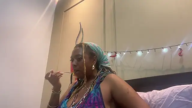Snapshot of ChocolateCakeQueen chatting on February 26, 1:21 am ChocolateCakeQueen online show from February 26, 1:21 am