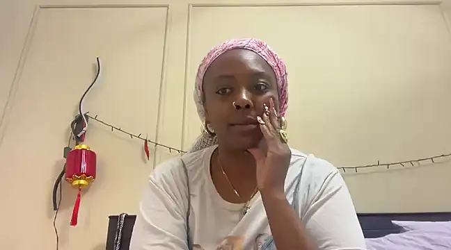 Snapshot of ChocolateCakeQueen chatting on February 28, 12:43 am ChocolateCakeQueen online show from February 28, 12:43 am