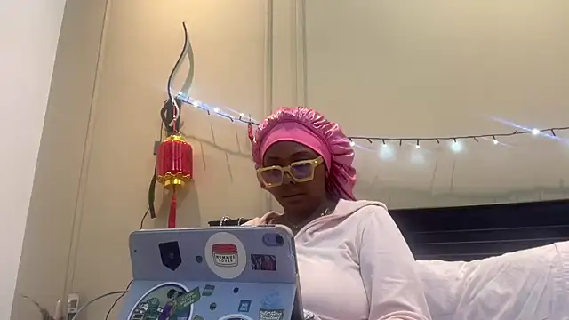 Snapshot of ChocolateCakeQueen chatting on March 11, 7:58 am ChocolateCakeQueen online show from March 11, 7:58 am