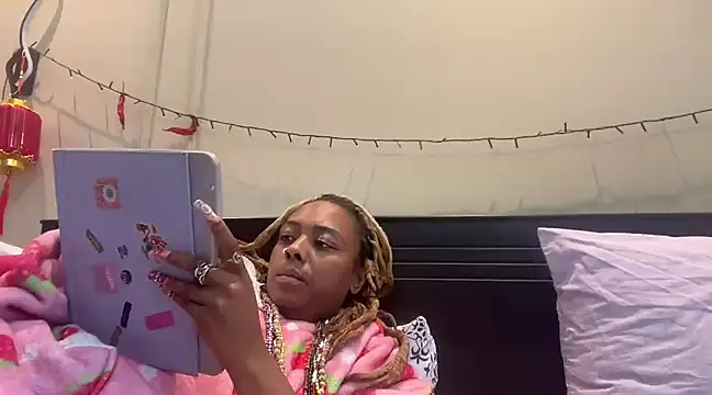 Snapshot of ChocolateCakeQueen chatting on March 16, 10:53 pm ChocolateCakeQueen online show from March 16, 10:53 pm