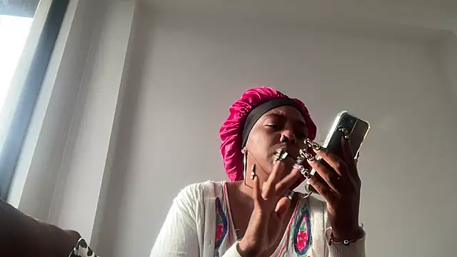 ChocolateCakeQueen online show from November 10, 12:15 pm