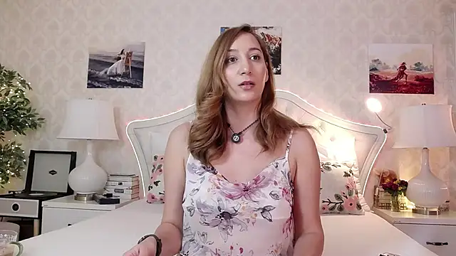 Snapshot of IreneHope chatting on April 27, 9:40 am IreneHope online show from April 27, 9:40 am