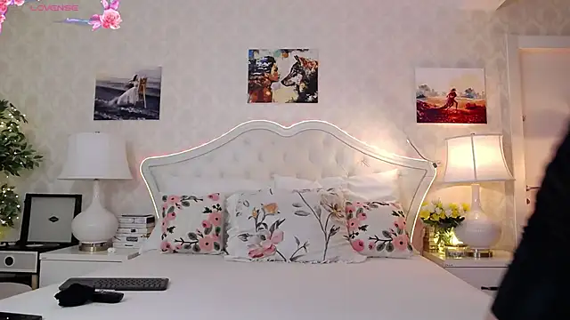 Snapshot of IreneHope chatting on May 7, 8:52 am IreneHope online show from May 7, 8:52 am