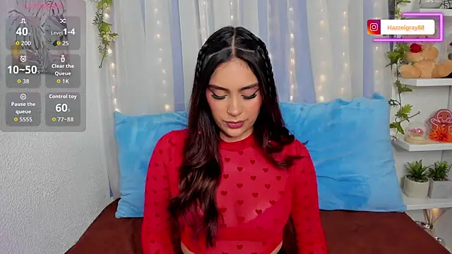 Snapshot of HazzelGray chatting on October 16, 4:19 pm HazzelGray online show from October 16, 4:19 pm