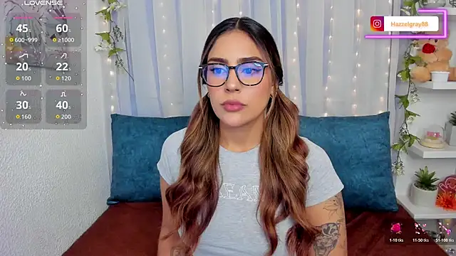 Snapshot of HazzelGray chatting on March 31, 1:44 pm HazzelGray online show from March 31, 1:44 pm