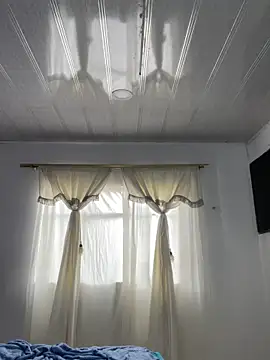 Snapshot of hannahb-e chatting on October 4, 2:37 pm hannahb-e online show from October 4, 2:37 pm