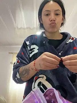 Snapshot of hannahb-e chatting on October 14, 6:09 pm hannahb-e online show from October 14, 6:09 pm