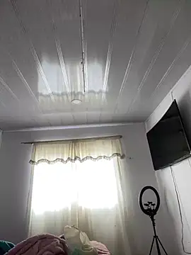 hannahb-e online show from March 10, 3:28 pm