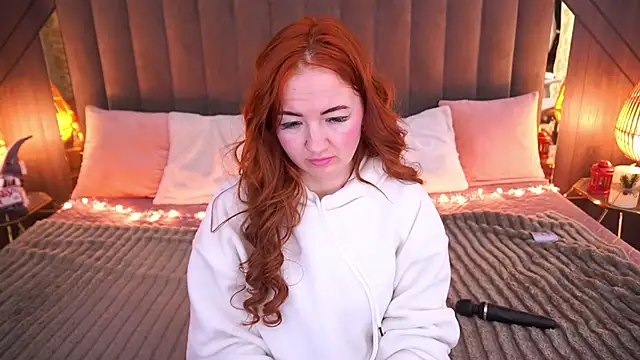 Marina Mur  online show from February 13, 5:37 am