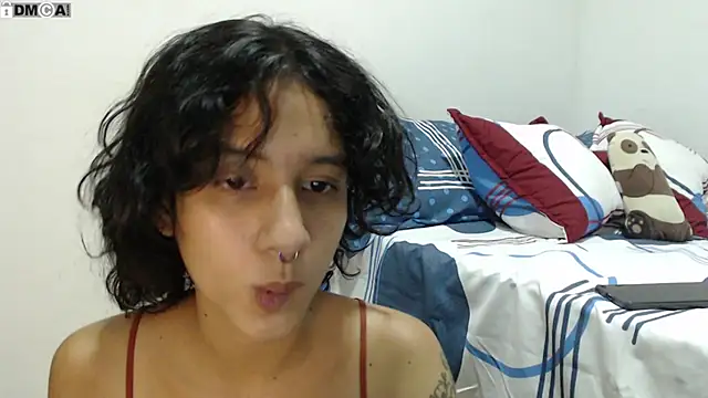 AlinaWoolf  online show from October 3, 2:52 am