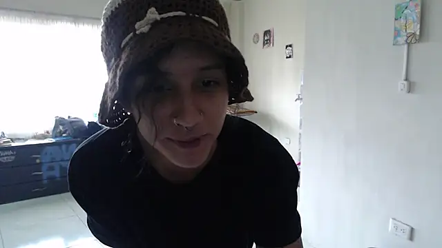 Snapshot of AlinaWoolf_ chatting on June 25, 5:17 pm AlinaWoolf online show from June 25, 5:17 pm