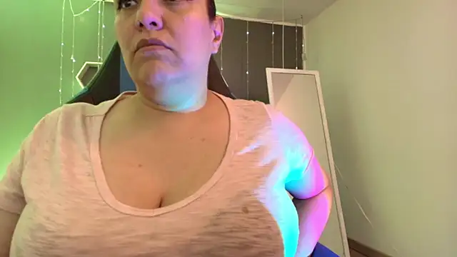 Sammy owens  online show from January 3, 9:47 pm