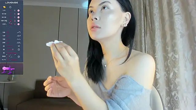 Liu Yifei  online show from February 1, 10:41 pm