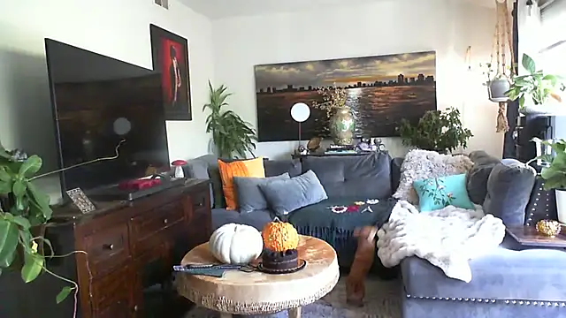 Snapshot of CeceilaMoon chatting on November 5, 4:51 pm CeceilaMoon online show from November 5, 4:51 pm