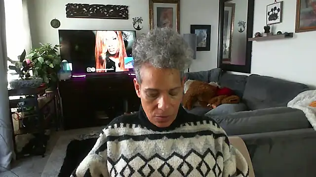 CeceilaMoon online show from March 6, 9:11 pm