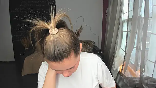 IsabellaBler online show from February 18, 6:53 am