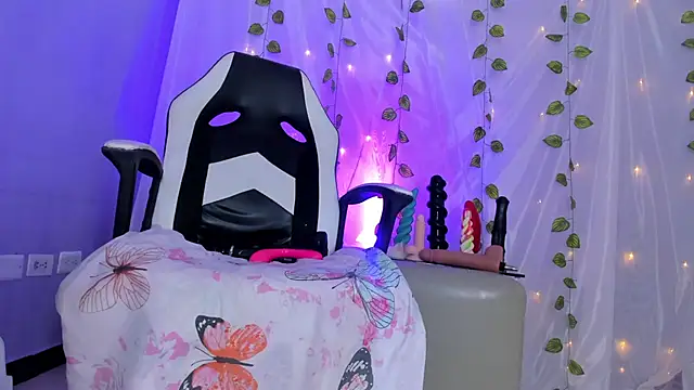 mara naughty4u online show from February 27, 1:07 pm