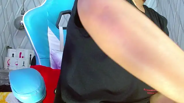 NicolleTaylor online show from February 19, 10:01 am