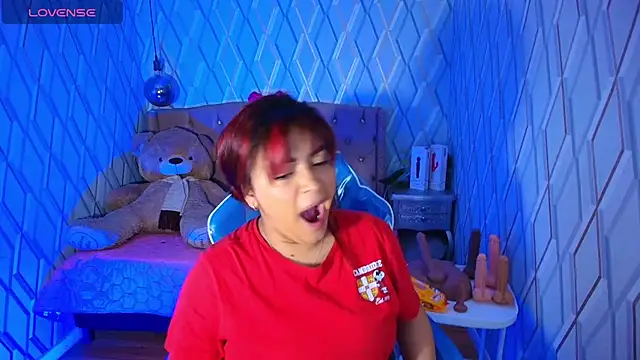 NicolleTaylor online show from February 1, 4:33 am