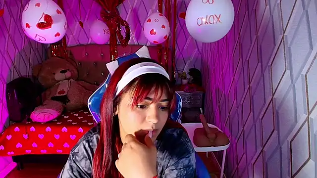 NicolleTaylor online show from February 13, 3:35 am