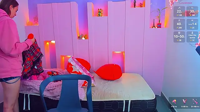 Snapshot of angelikarose1 chatting on February 17, 3:15 am angelikarose1 online show from February 17, 3:15 am