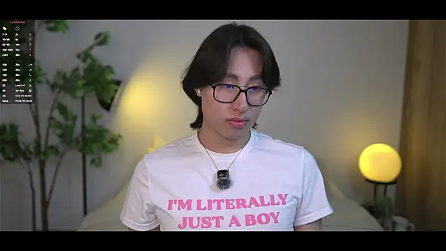 Snapshot of SrLuis18 chatting on November 19, 10:21 pm SrLuis18 online show from November 19, 10:21 pm