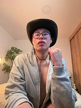 Snapshot of SrLuis18 chatting on December 23, 12:30 am SrLuis18 online show from December 23, 12:30 am