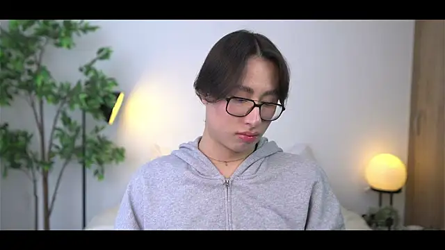 Snapshot of SrLuis18 chatting on January 8, 6:54 pm SrLuis18 online show from January 8, 6:54 pm