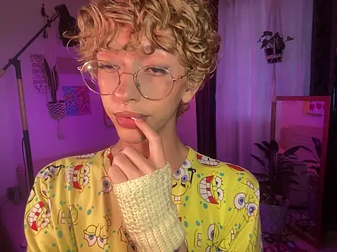 lyamthommpson online show from March 20, 8:14 pm