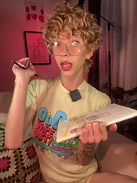 lyamthommpson online show from April 4, 2:54 am