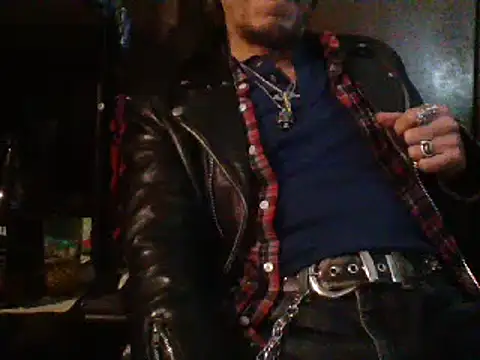 mrdemoncrowly online show from December 5, 8:44 am