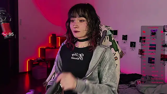 deadlysweet online show from September 30, 2:05 am