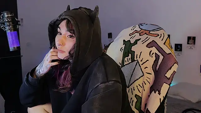 deadlysweet online show from May 10, 10:59 pm